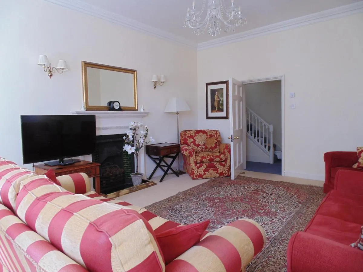 18 The Circus Apartment